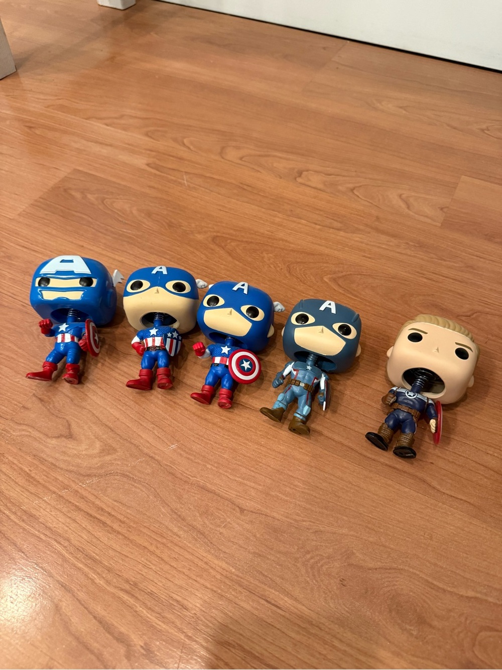 Set of 5 Funko Captain America Vinyl Figures - Blue, Red, White - Picture 4 of 4